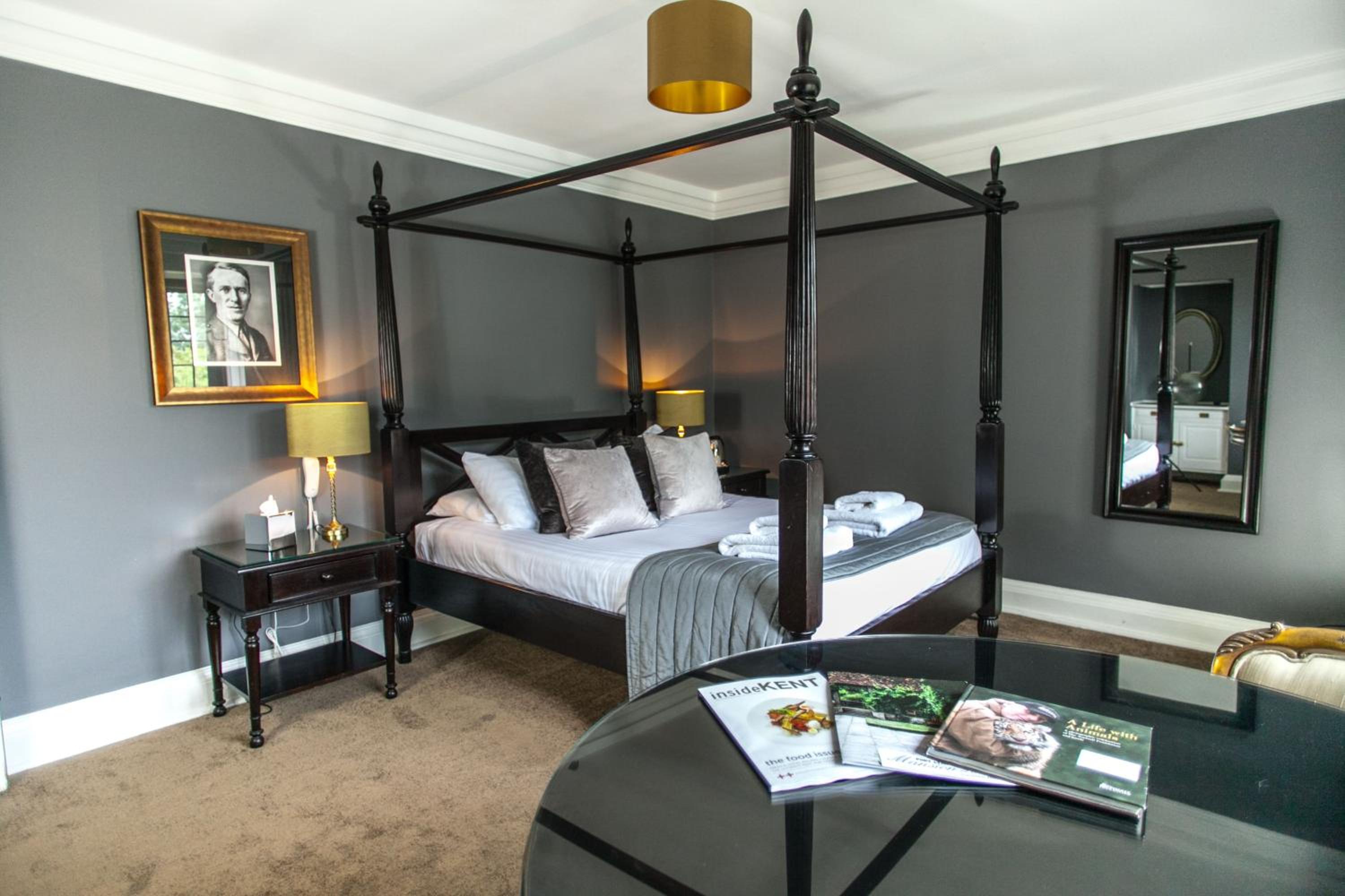 Port Lympne Reserve - Port Lympne Hotel 4/26