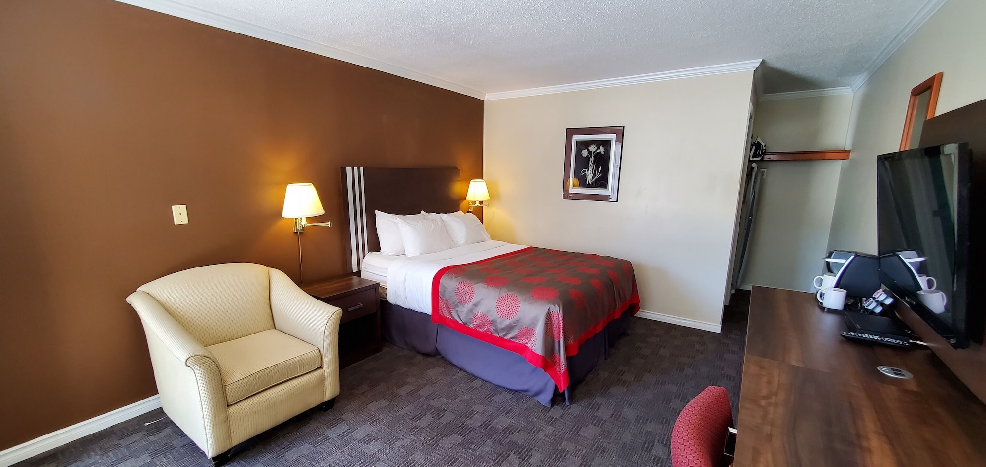 غرفة قياسية بسرير كوين، Grand Forks Inn 2/3