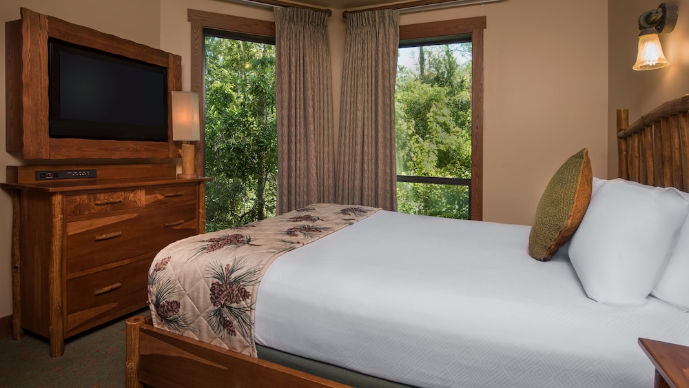 Disneys Saratoga Springs Resort and Spa 10/50