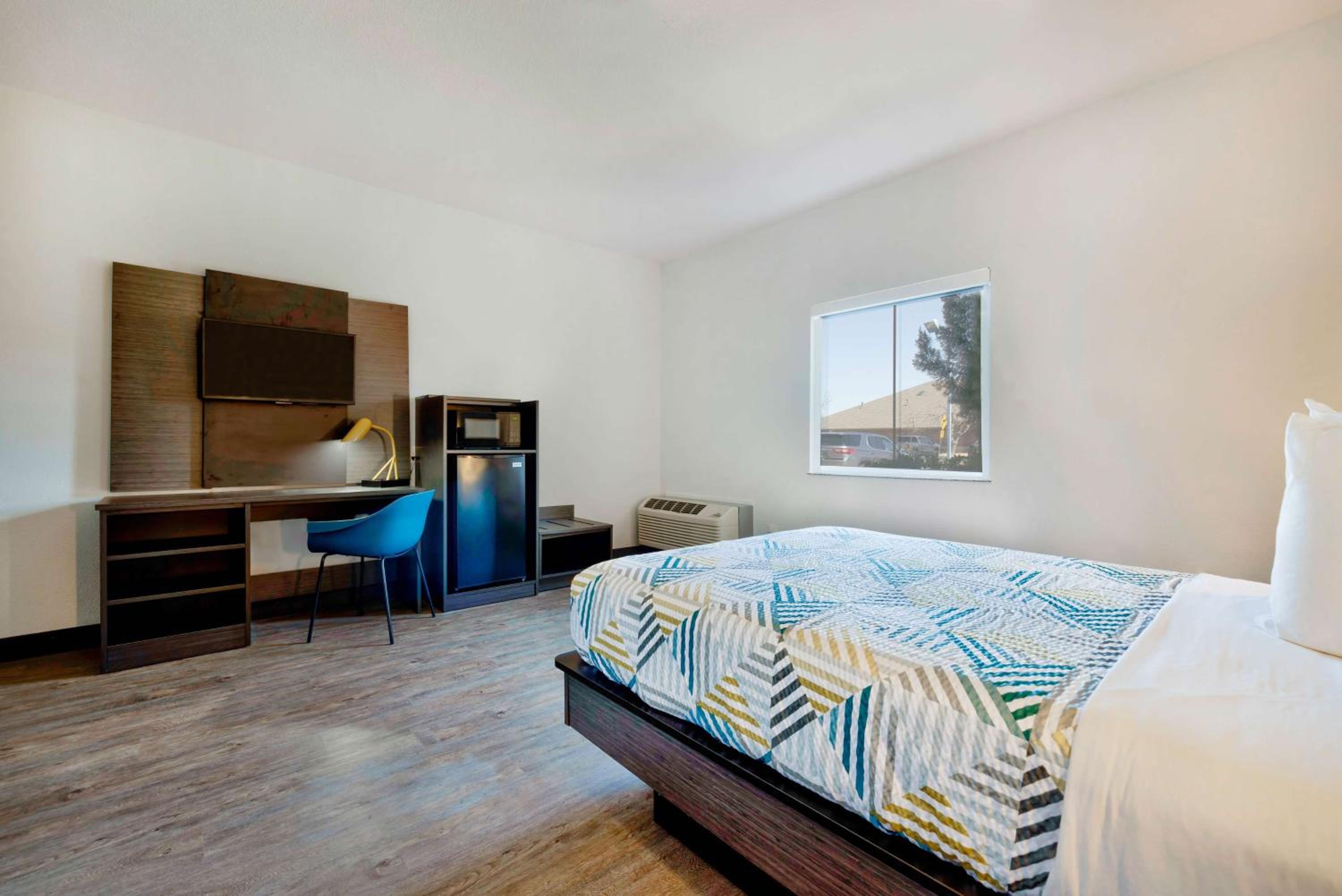 1 King Bed - Mobil Access Tub Nsmk Micfridg، Motel6 Norman, OK 4/10