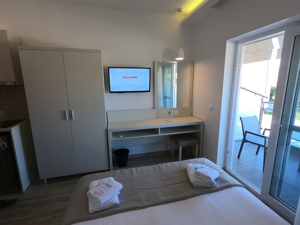 Finikas Garden Beach Resort Nikiti 17/50