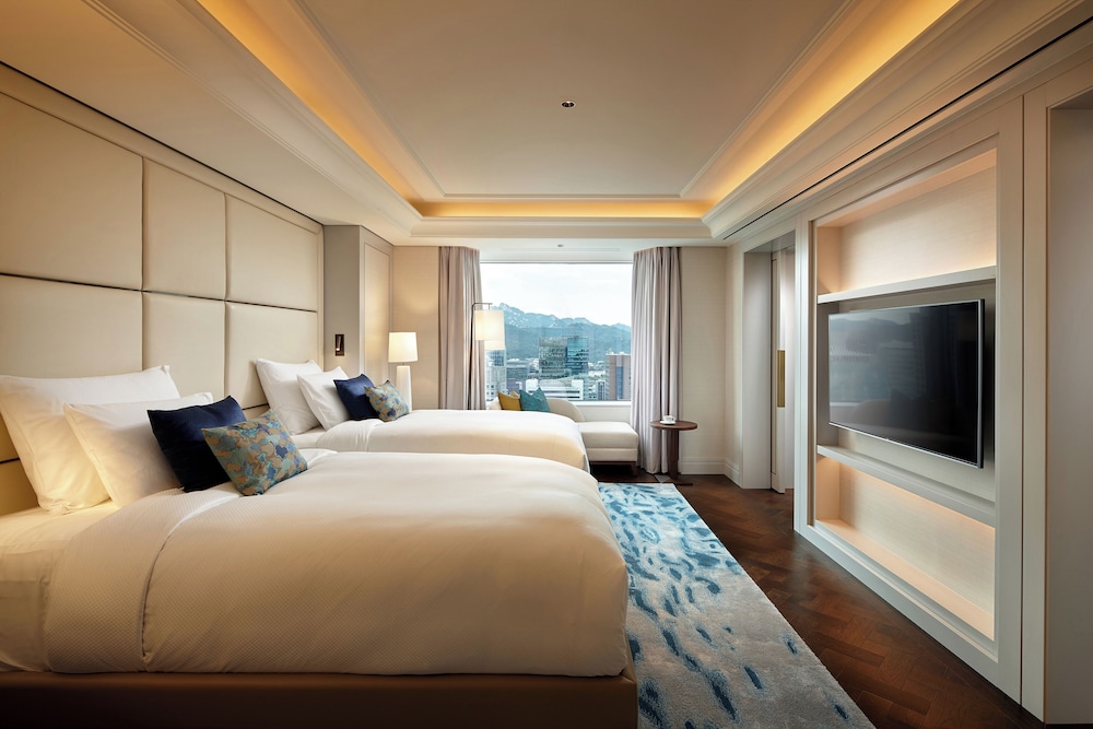 Charlotte, Executive, Suite, Twin Beds