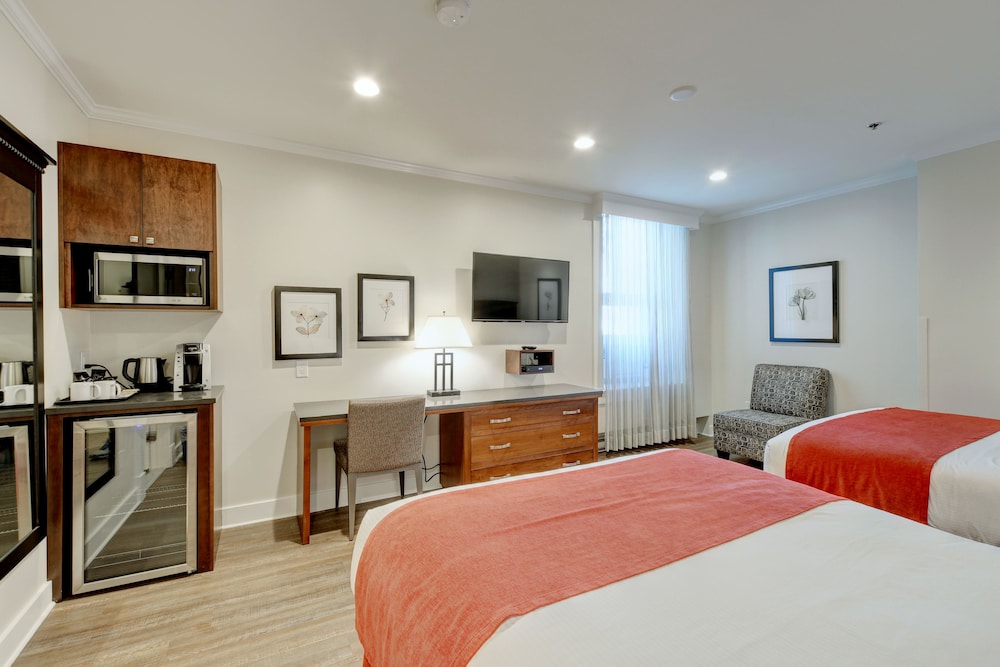 Strathcona Hotel 11/42