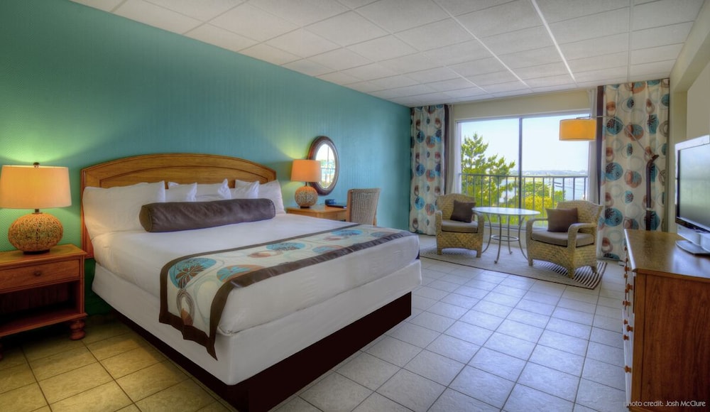 Blockade Runner Beach Resort 24/70