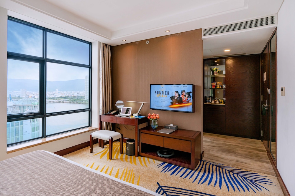 Brilliant Hotel 51/78
