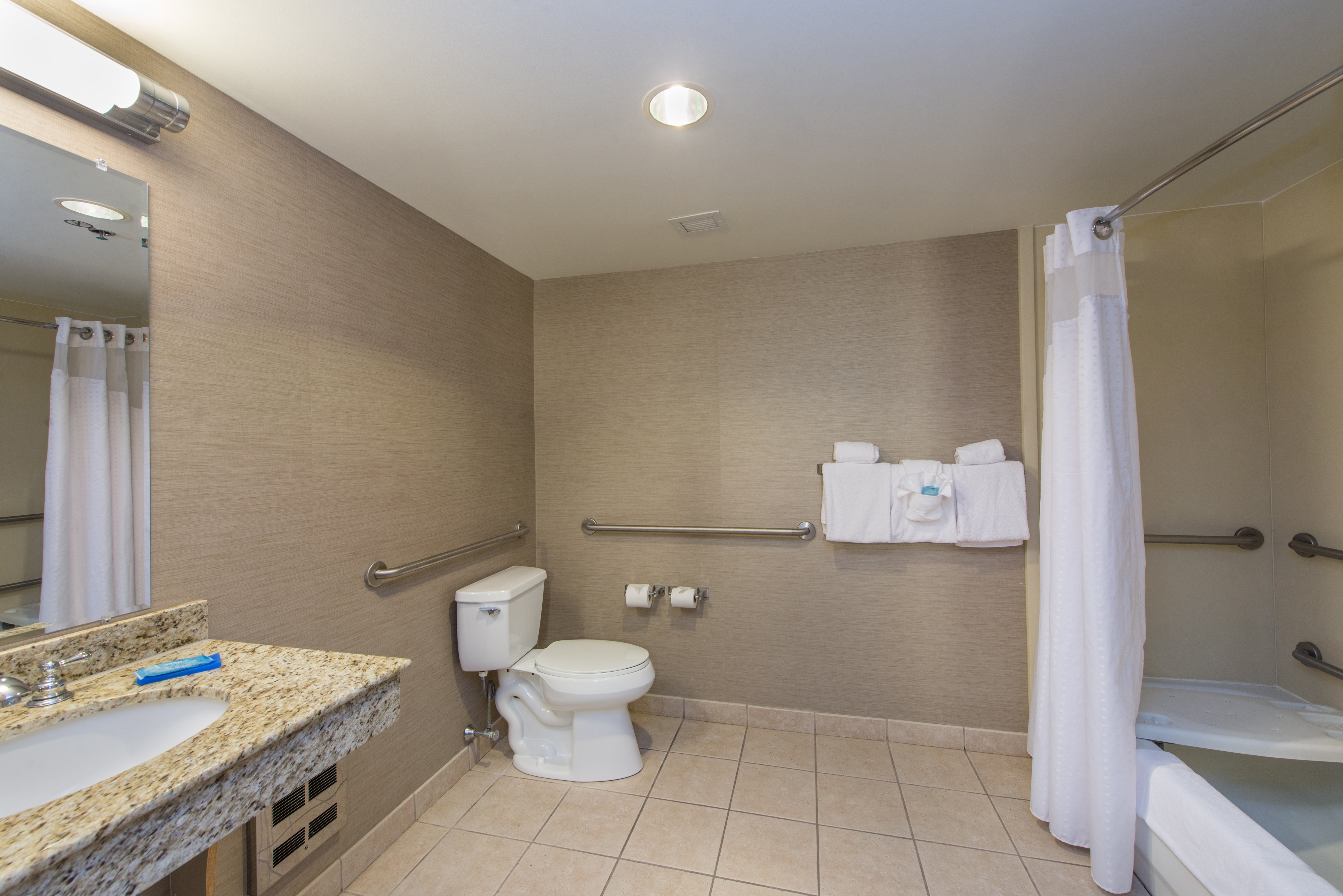 Holiday Inn Express Hotel And Suites Auburn 37/42