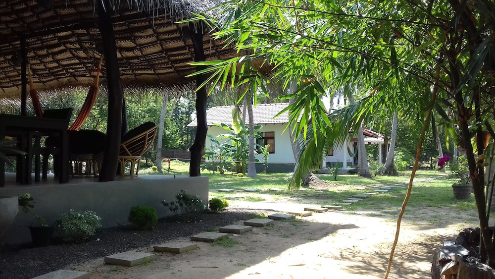 Chill Enjoy Cabanas & Restaurant 24/36
