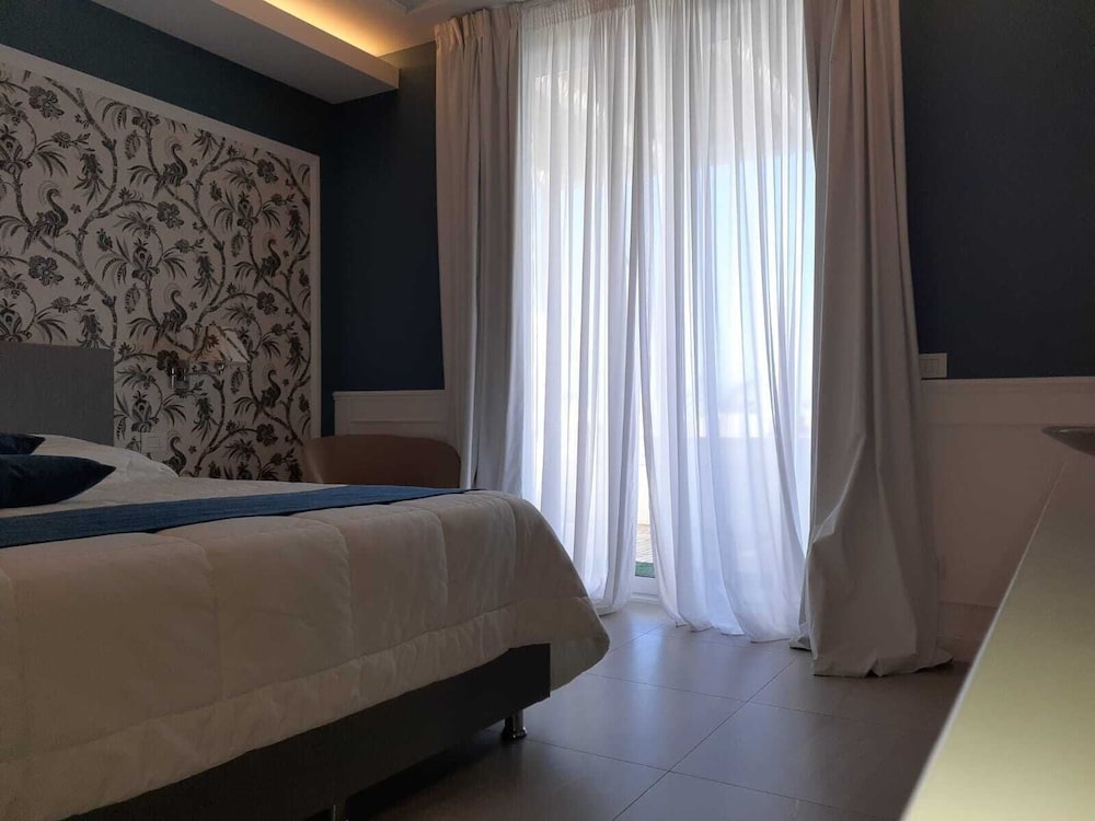 Bianco Riccio Suite Hotel 31/79