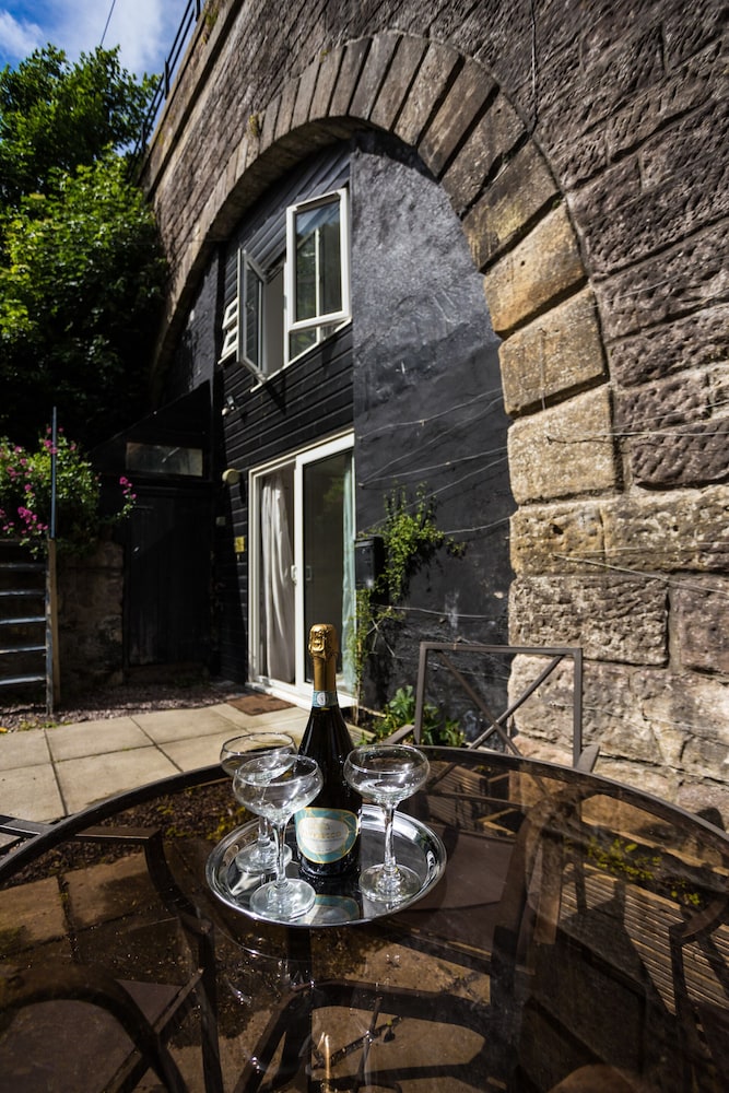 The Crown & Kitchen 41/48