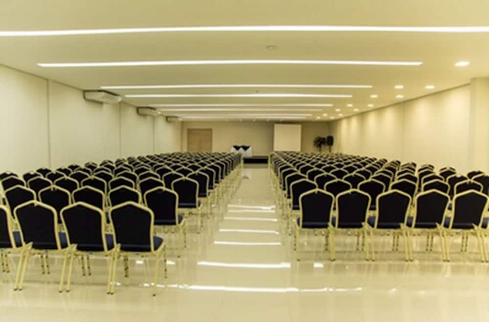 Oscar Hotel Executive 35/44