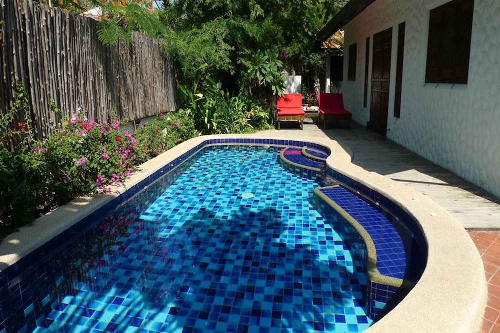 Baan Talay Chine Boutique Resort 62/70