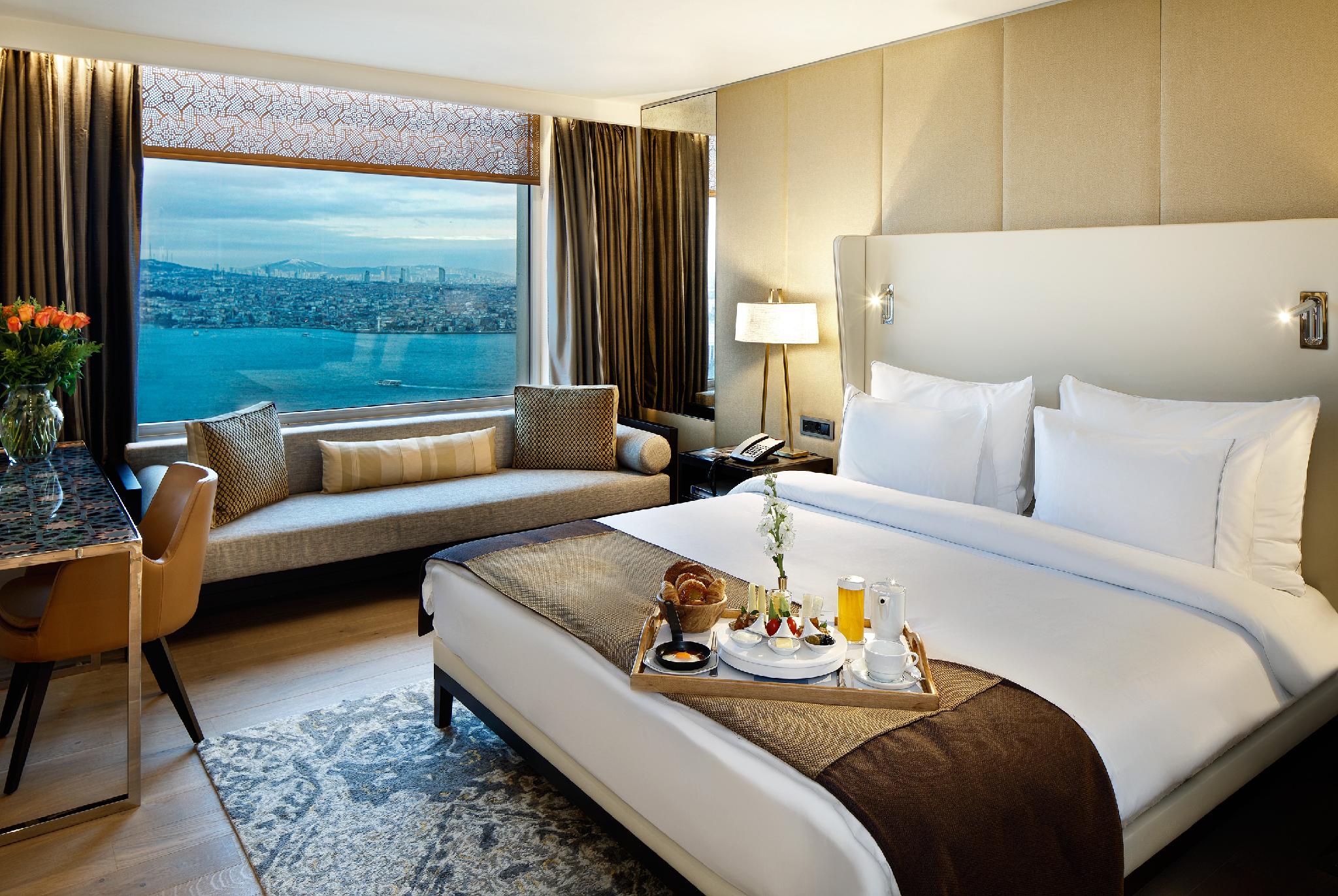 Club, King Bed, Bosphorus View, Sofa, Lounge Access