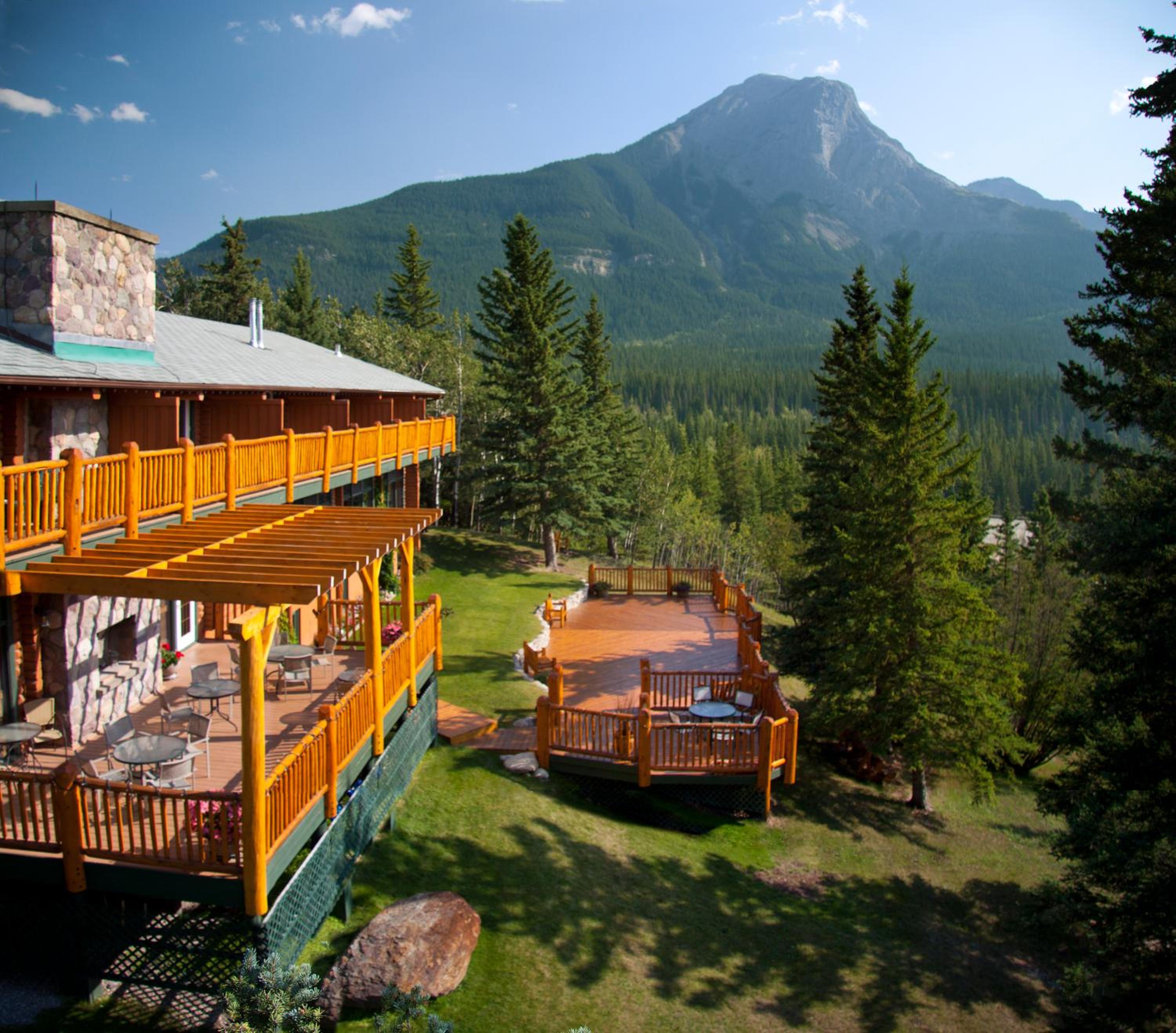 Overlander Mountain Lodge 3/22