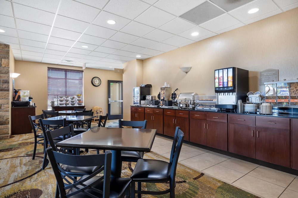 Comfort Inn & Suites Marquette - Prairie du Chien 39/55