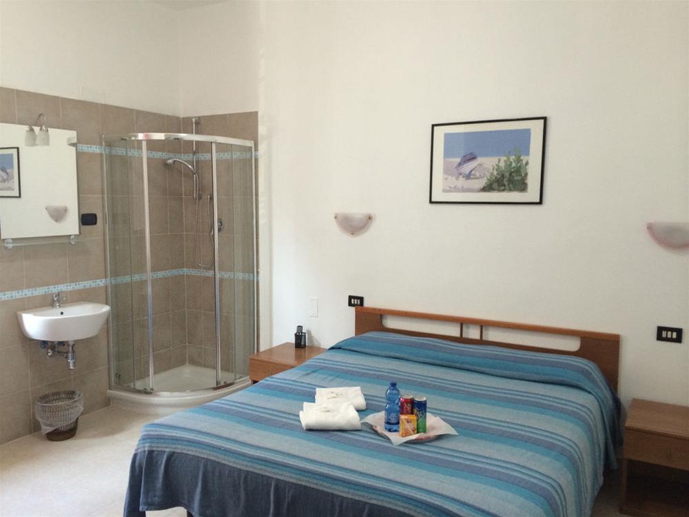 Hotel Adelchi 18/35