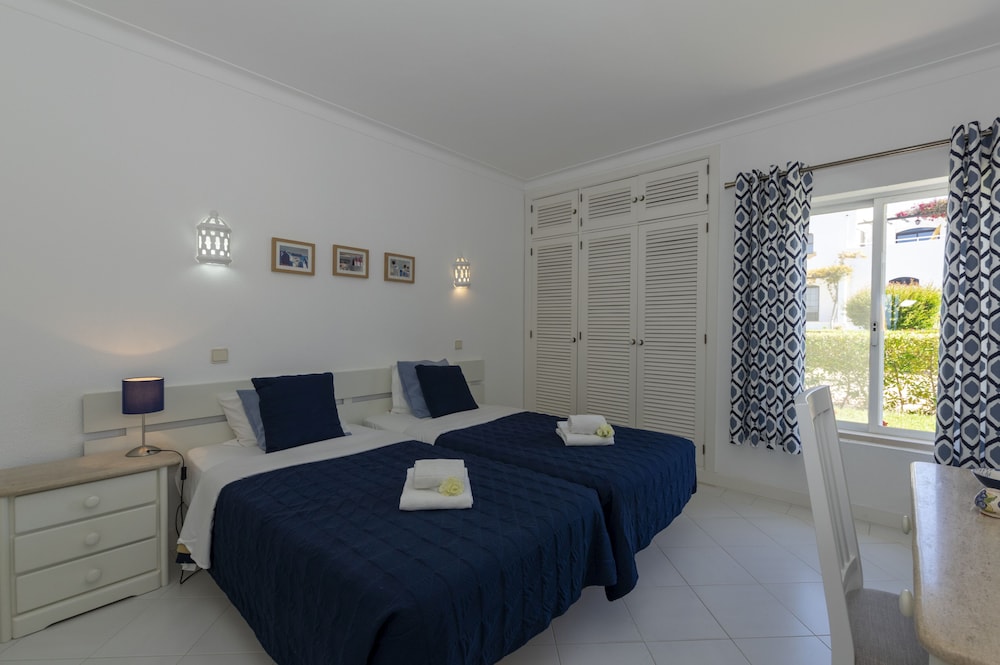 Rocha Brava Village Resort 33/77