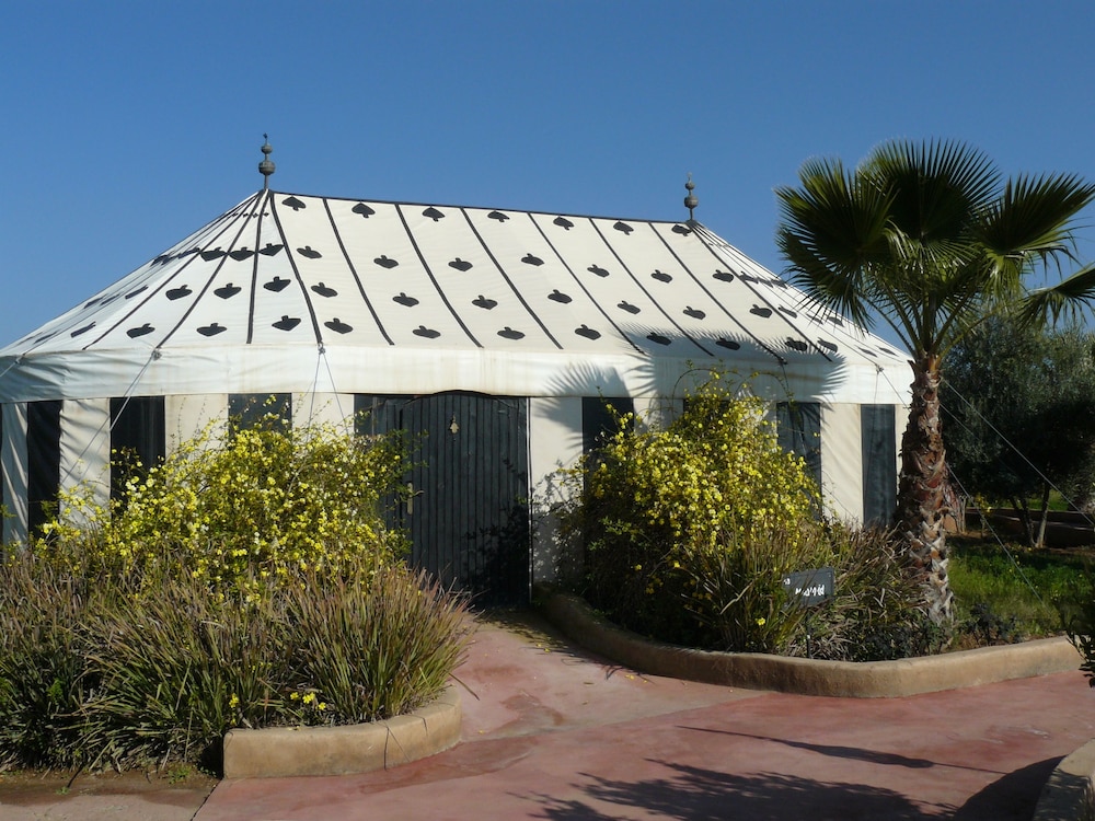 Les Jardins D'issil in Sidi Abdallah Ghiat