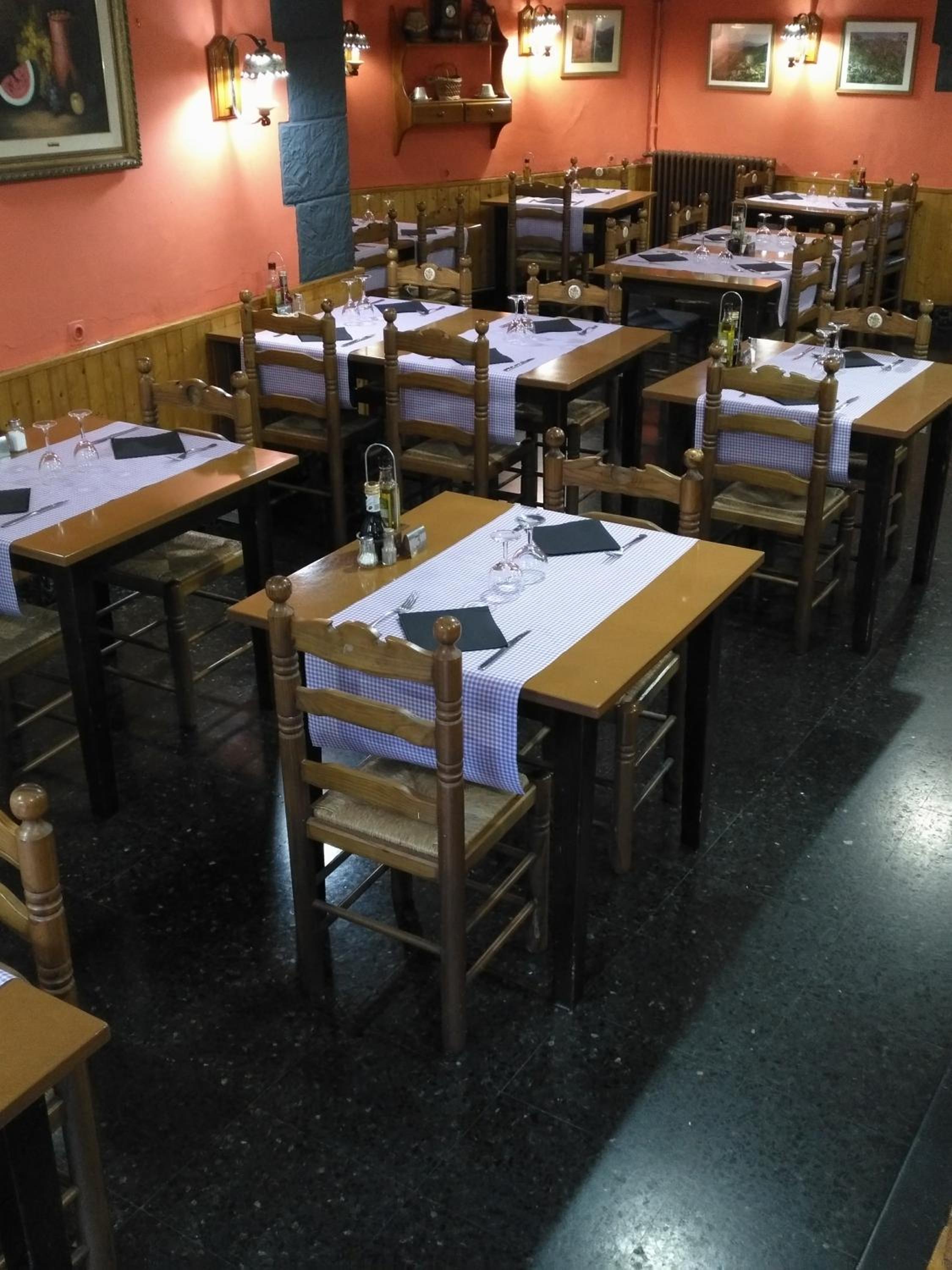 Hostal Porta De Nuria 13/23