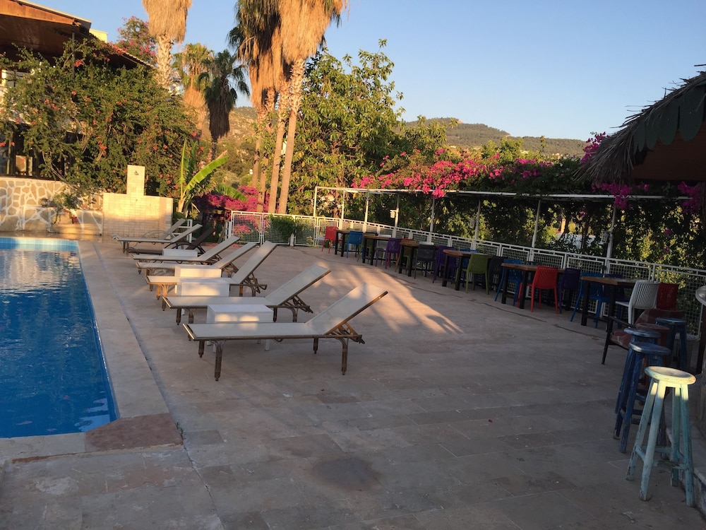 Pataros Hotel 25/49