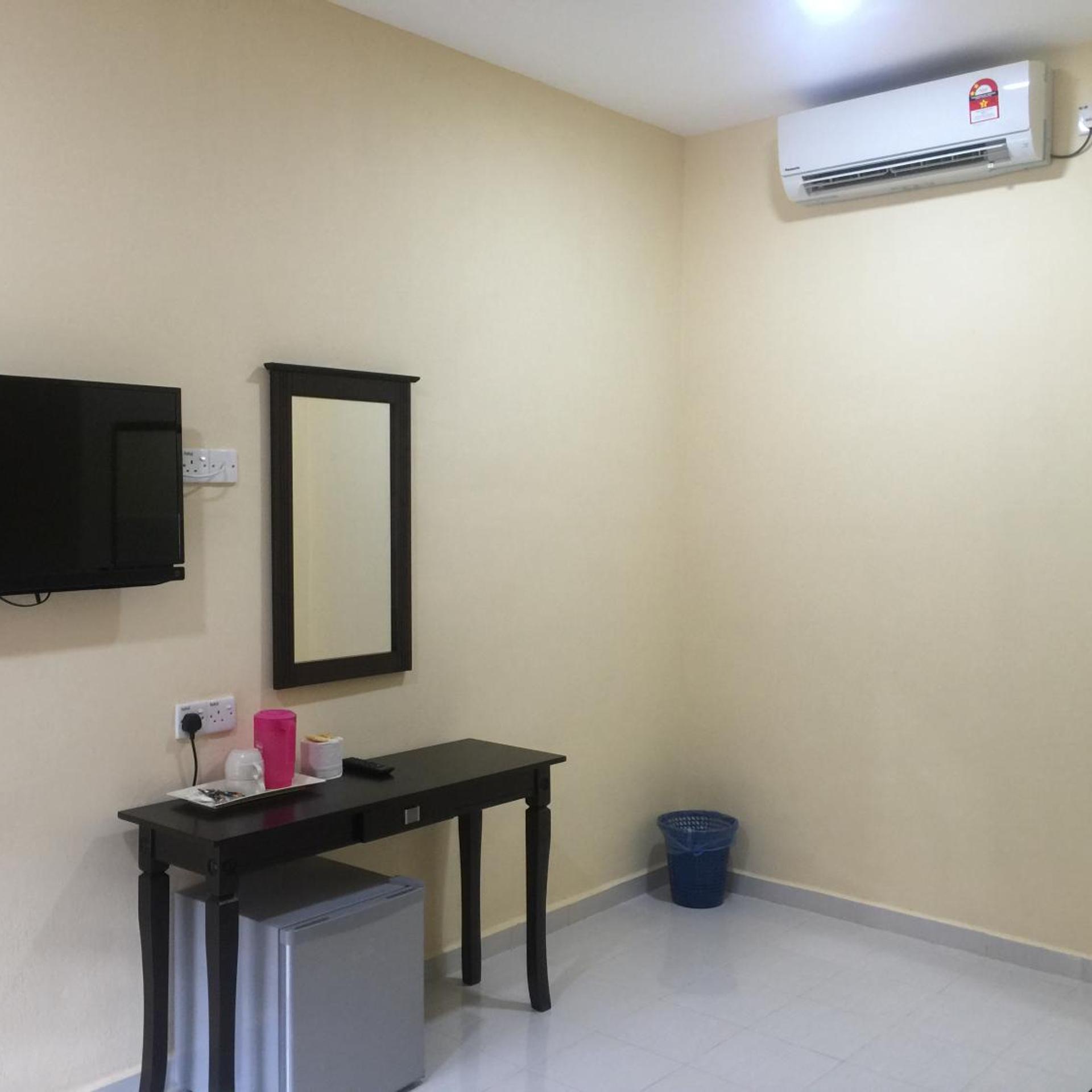 Dhania Motel 25/41