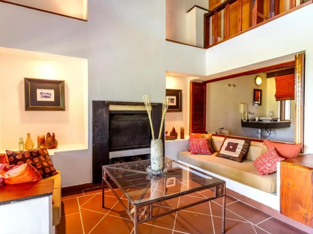 Blue Mountain Luxury Lodge 20/33