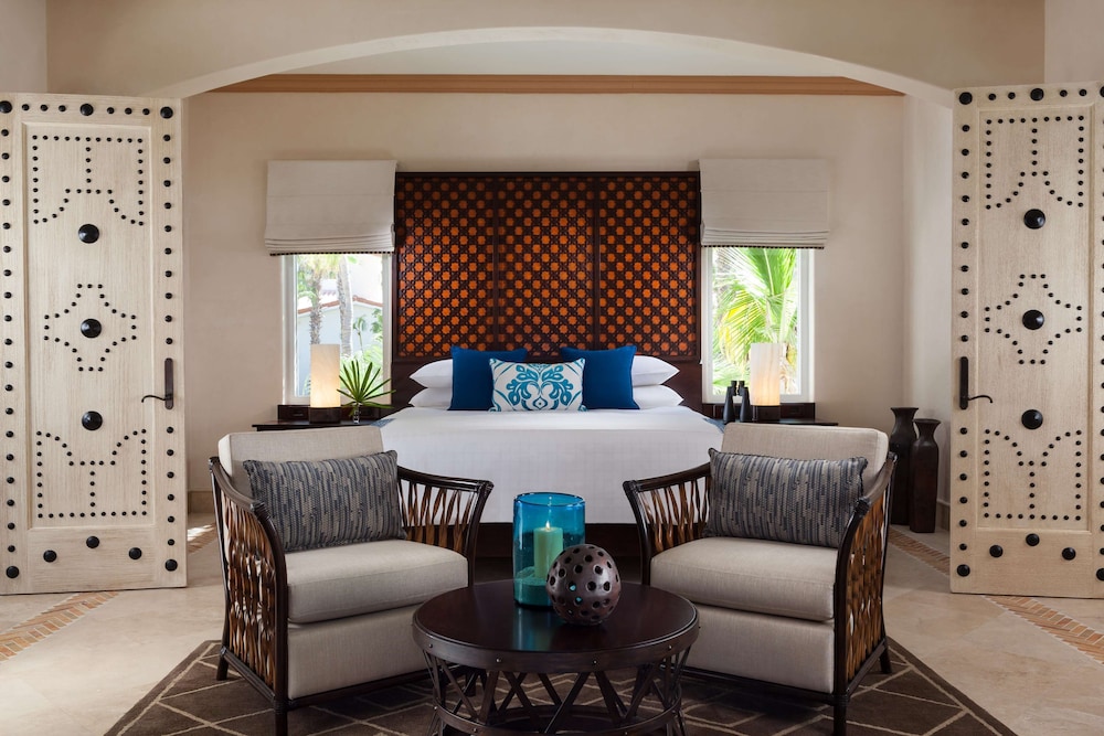 1 Bedroom, Grand, Suite, King Bed, Ocean Front, Sofa, Plunge Pool