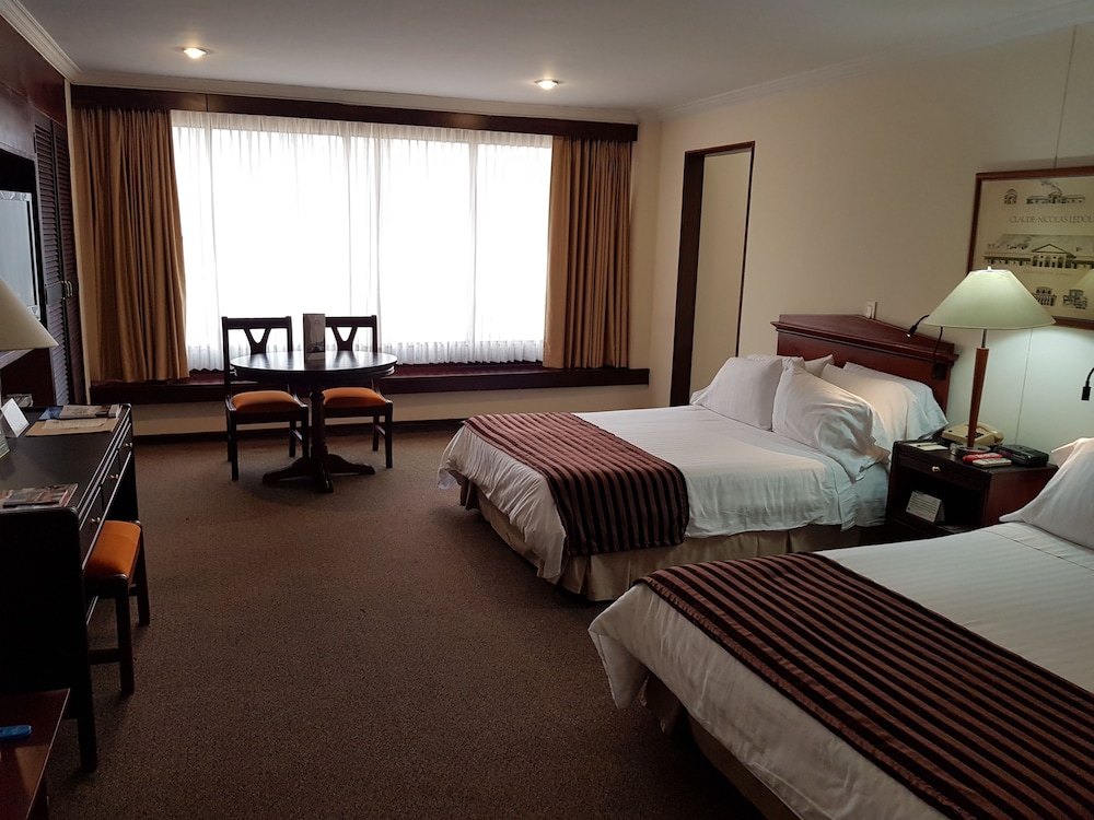Torre de Cali Plaza Hotel 10/67