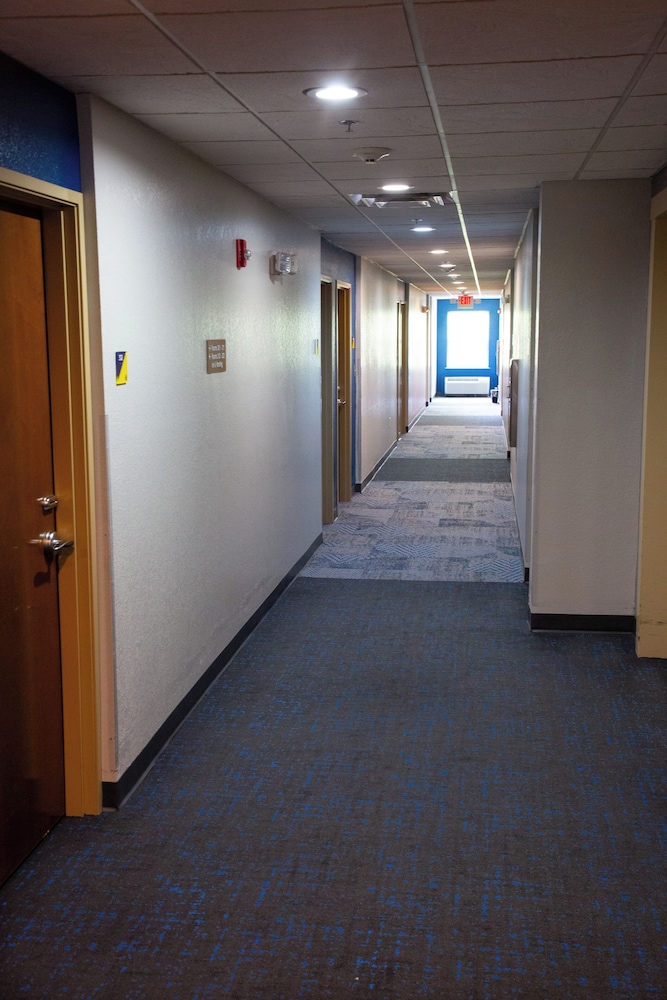 Microtel Inn & Suites by Wyndham Searcy 43/50