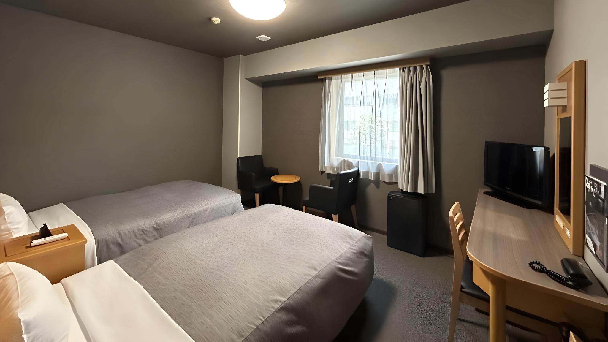 Standard, Twin Beds