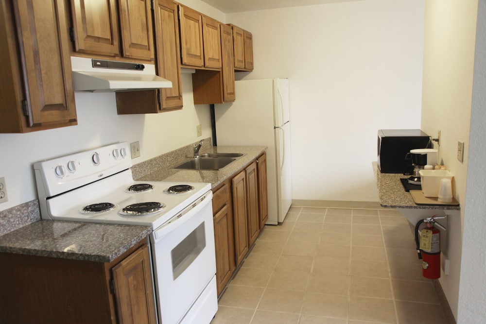 Alex Hotel and Suites Anchorage Airport 50/66