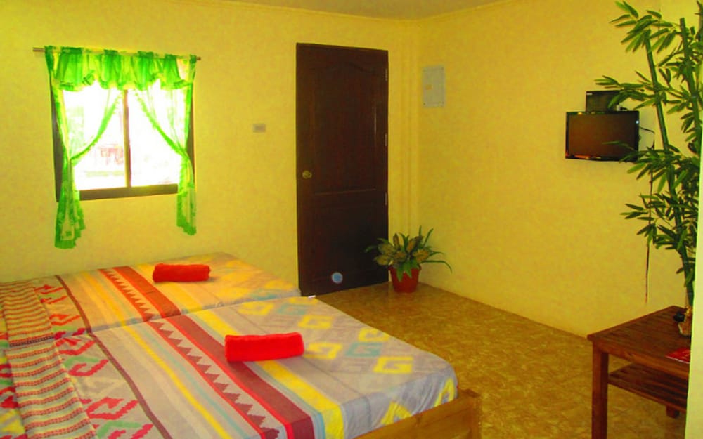 Golden Sam Resort 12/43
