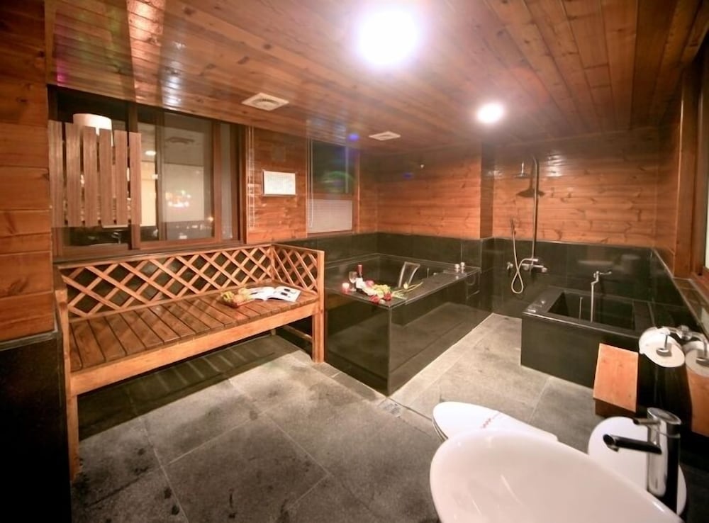 Ming Lu Holiday Hotel 26/50