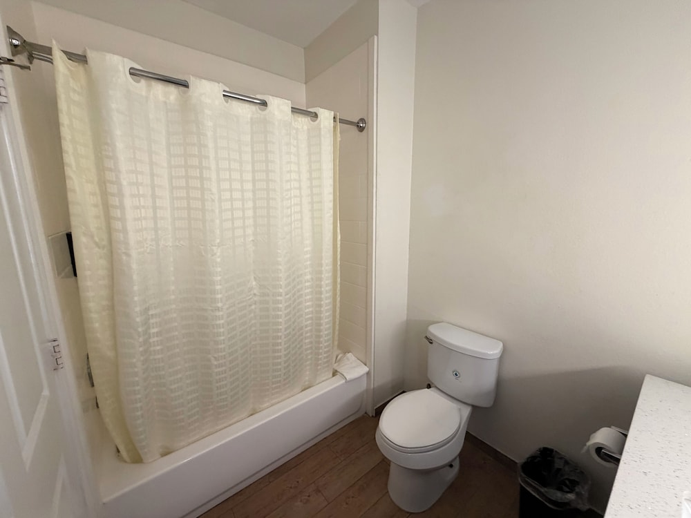 Americas Best Value Inn 45/51