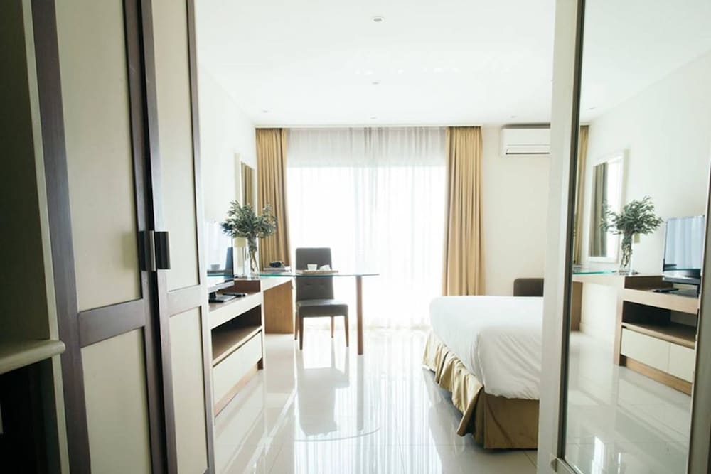 Thomson Hotel Huamark 20/50