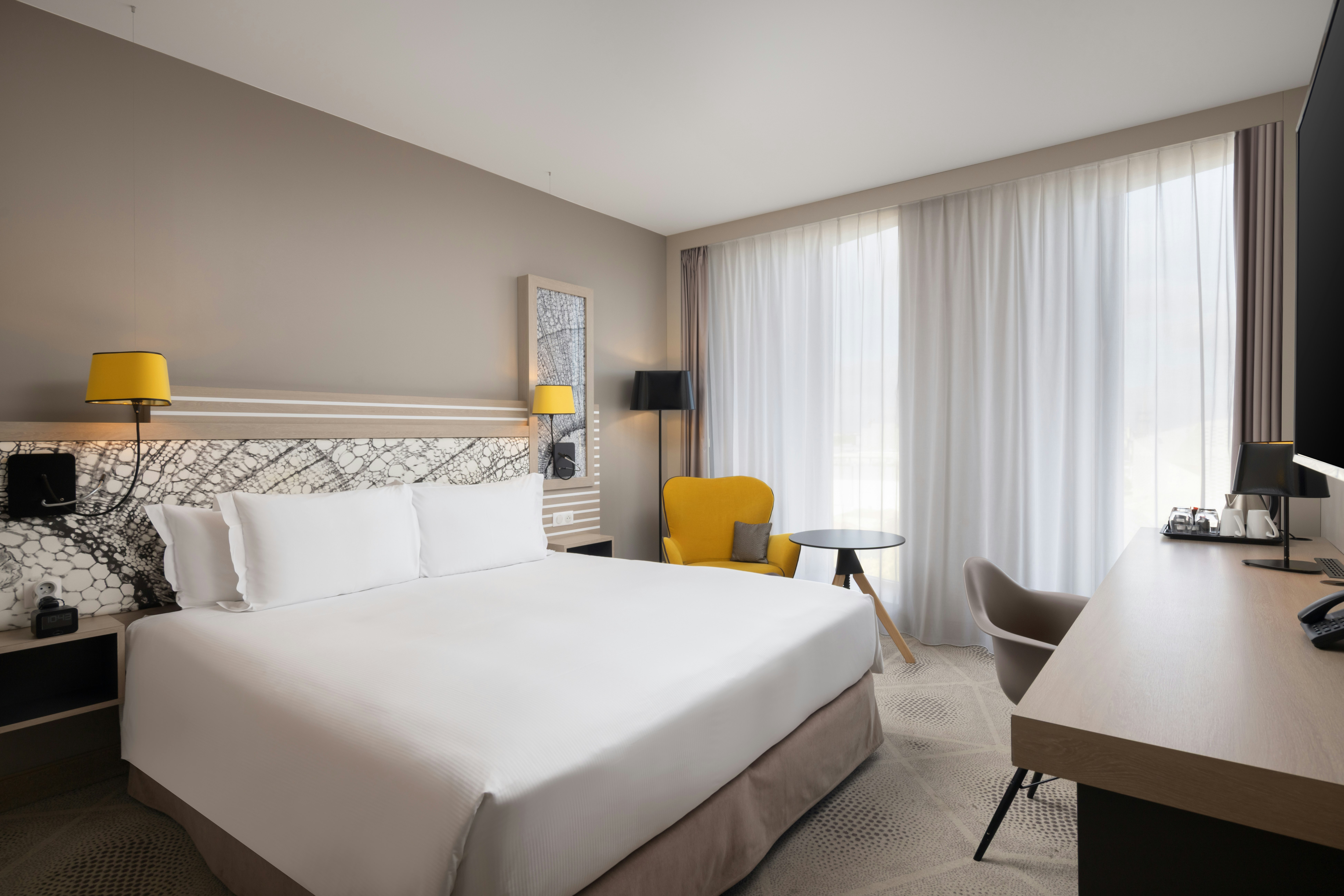 ROOM, KING BED