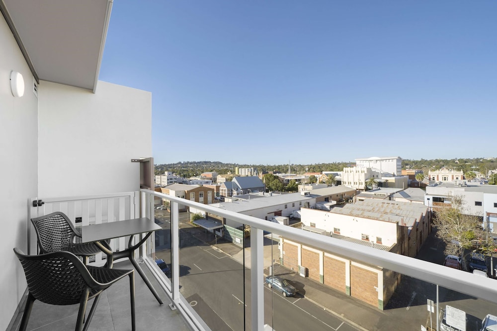 Oaks Toowoomba Hotel 58/70