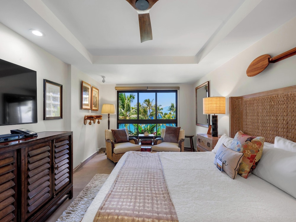 3 BEDROOMS, CONDO, OCEAN VIEW