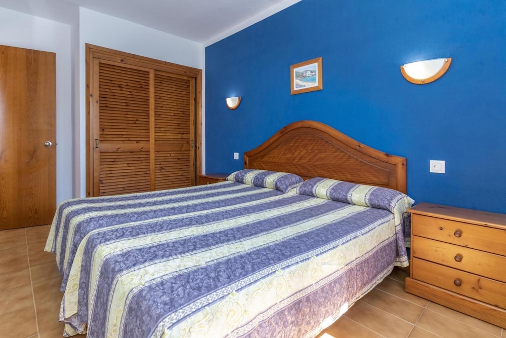 Vista Blanes Apartments 8/33