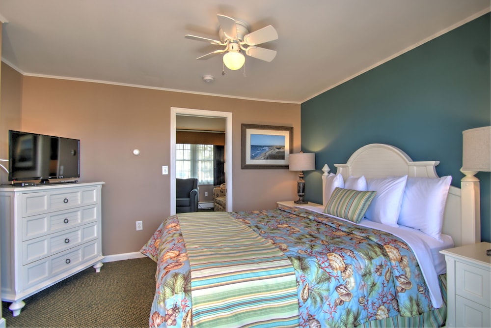 Colonial Acres Resort 15/53