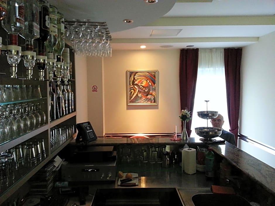 Hotel Croatia 15/25
