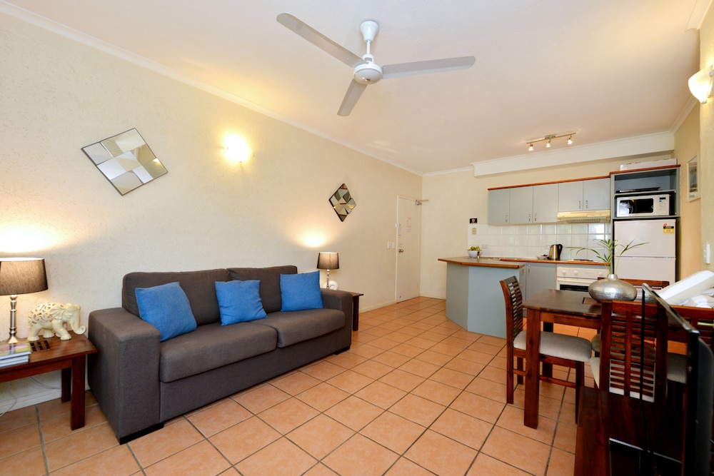 Latitude 16 Tropic Sands 25/51