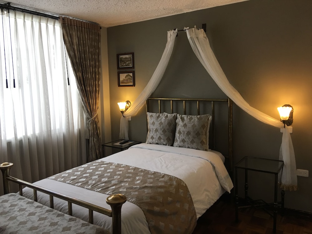 Hostal Mitad Del Mundo 22/69