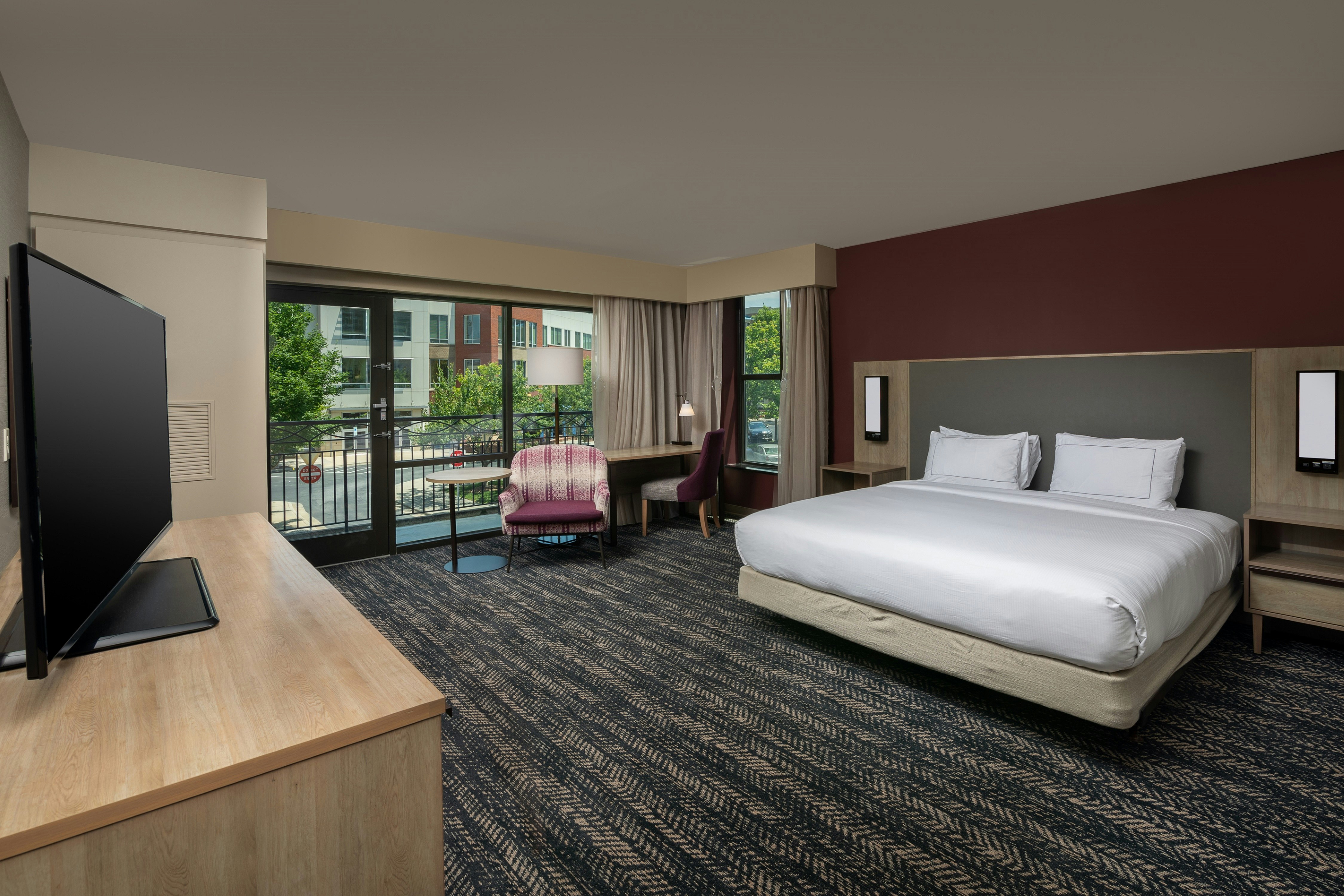 ROOM, KING BED, ACCESSIBLE
