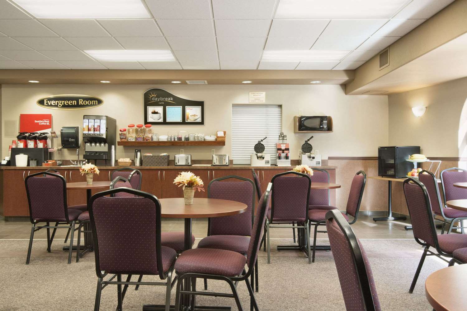Days Inn By Wyndham Thunder Bay North 16/21