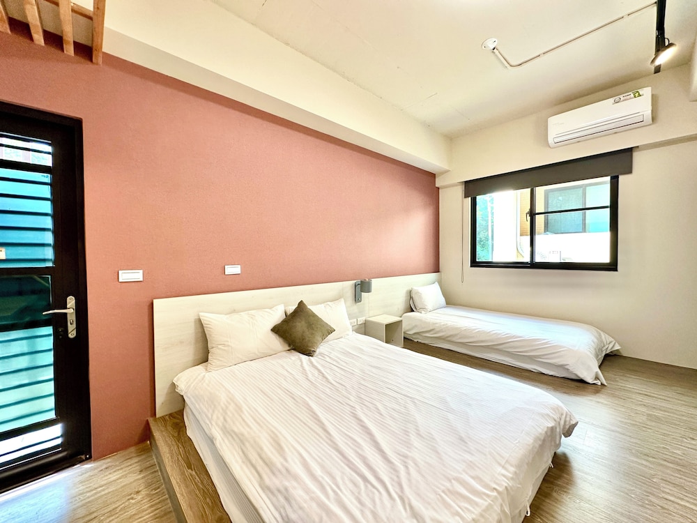 COMFORT, TRIPLE, MULTIPLE BEDS, BALCONY