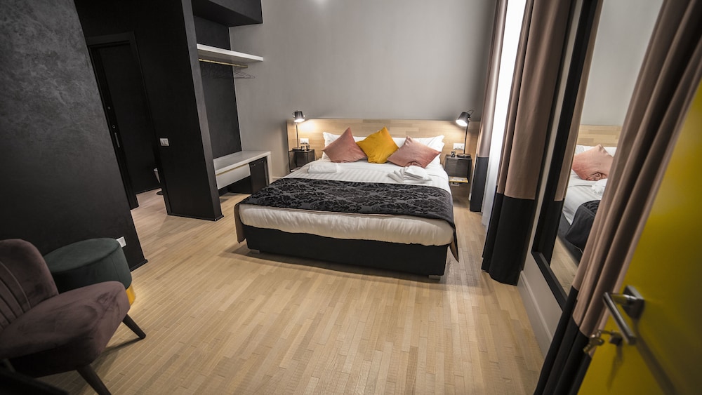 SUPERIOR, DOUBLE BED