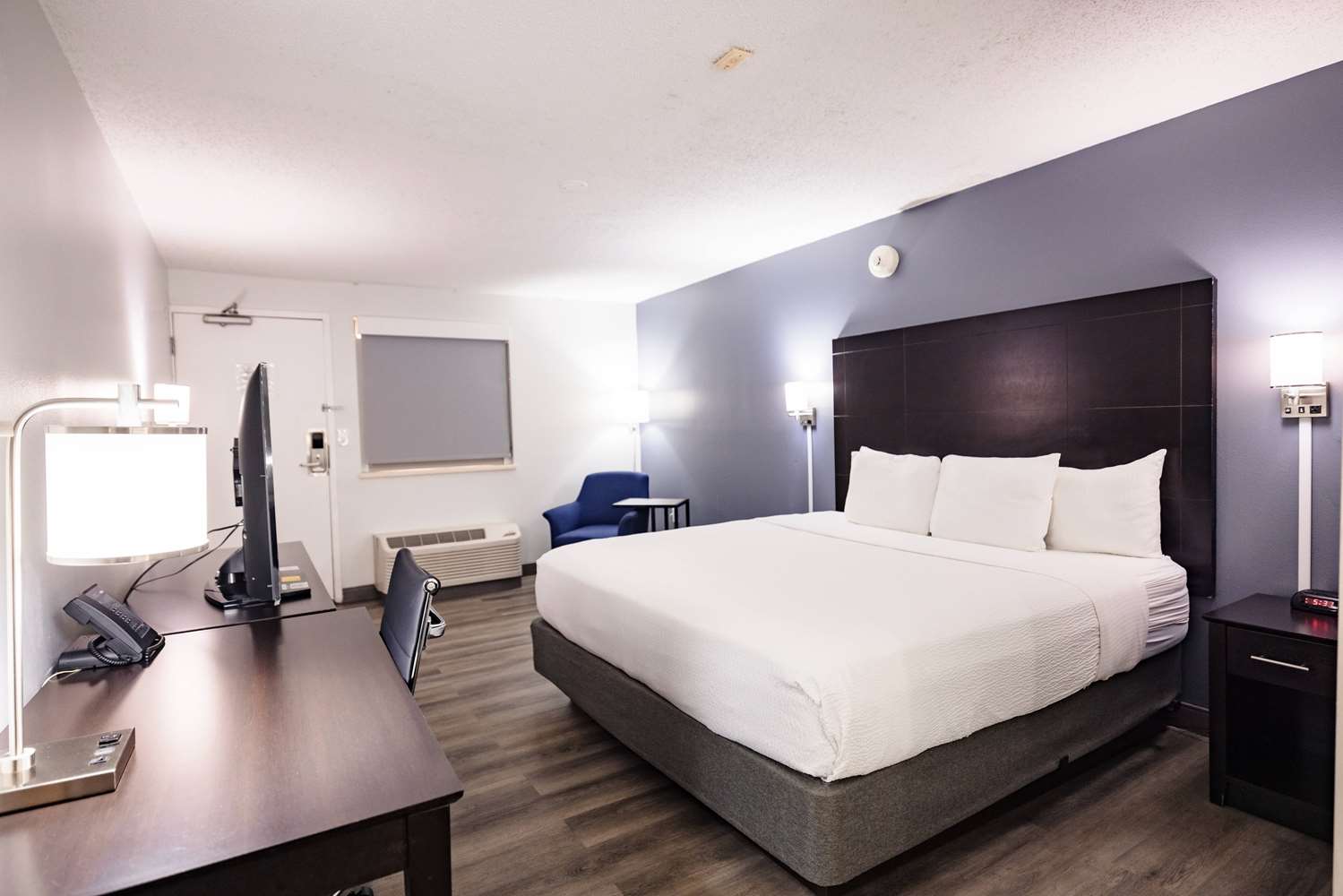 La Quinta Inn by Wyndham Tampa Near Busch Gardens 17/66