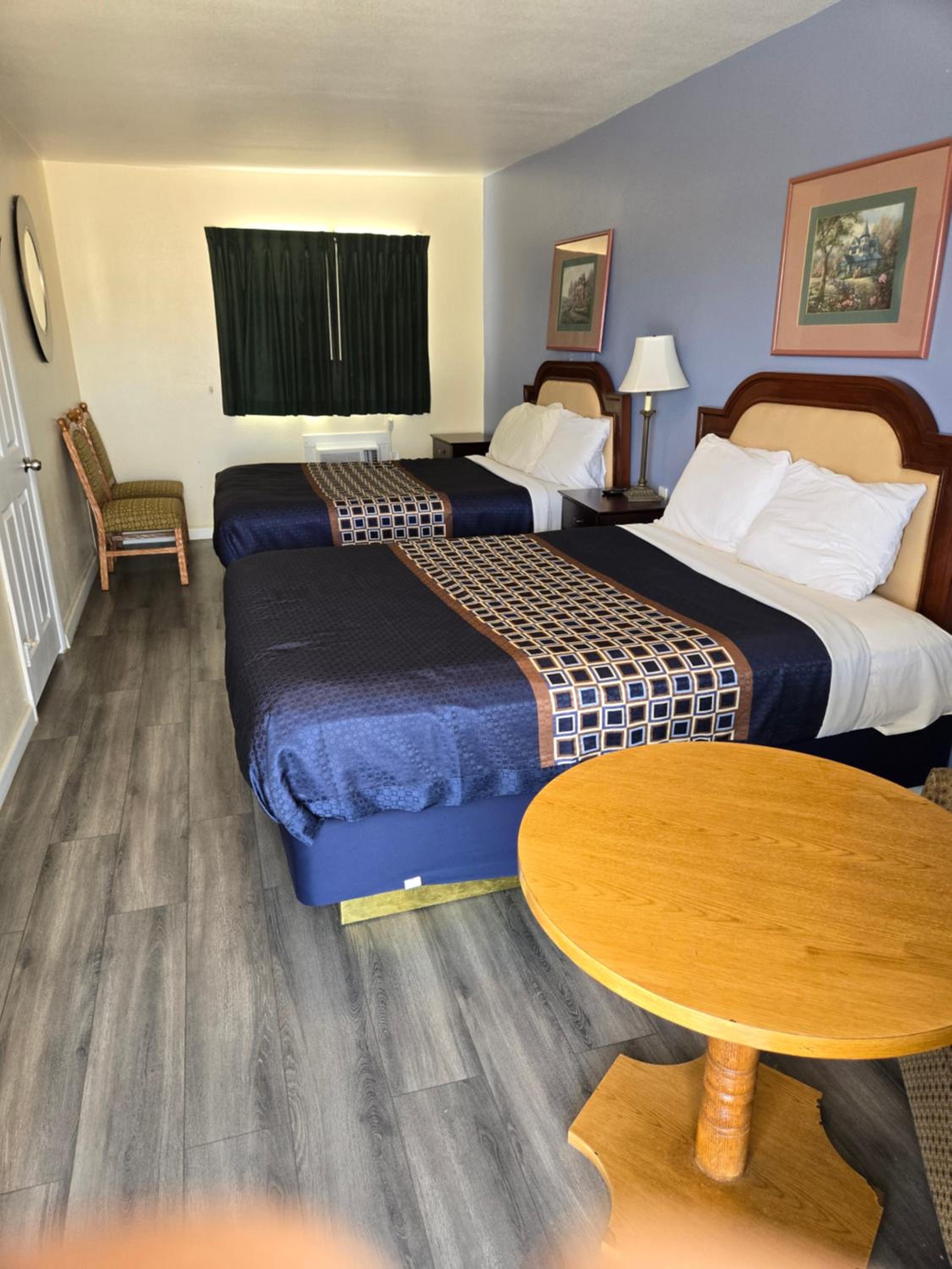جناح بسرير كينج وسريرين مزدوجين، Rodeway Inn & Suites Blythe I-10, CA 18/18