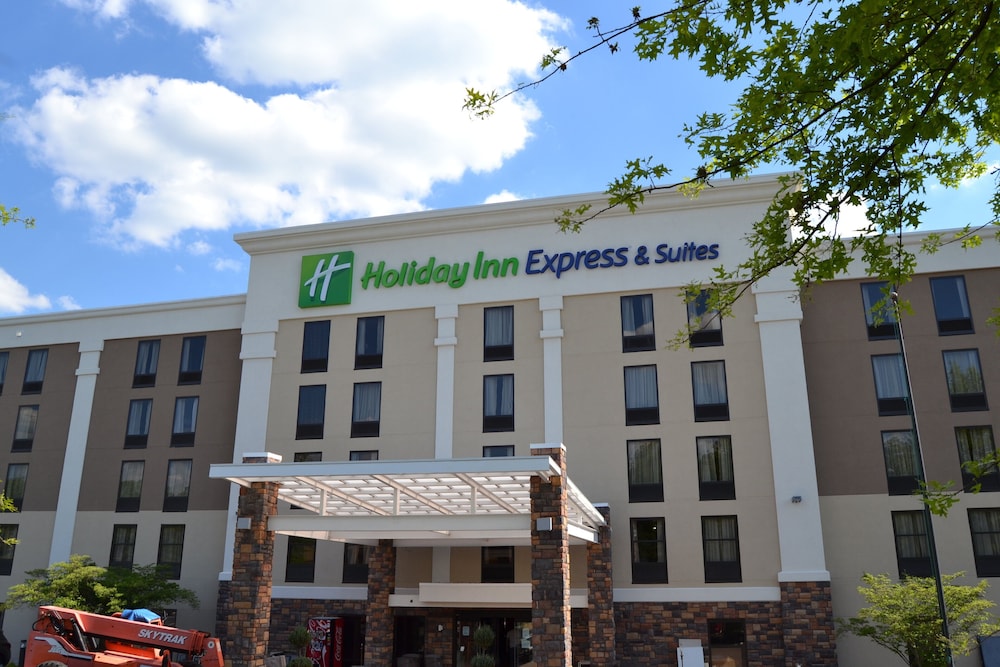 Holiday Inn Express & Suites NASHVILLE SOUTHEAST - ANTIOCH 2/70