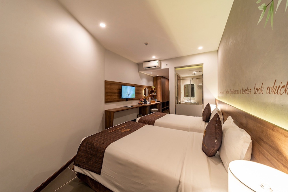 Thanh Long Hotel Bach Dang 24/50